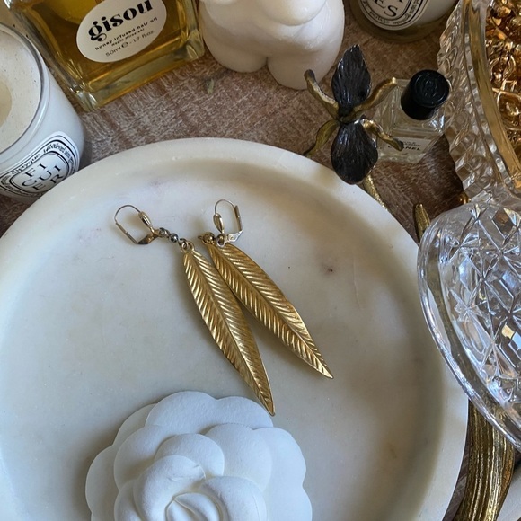 French hook long gold tone feather leaf earrings - Picture 5 of 8